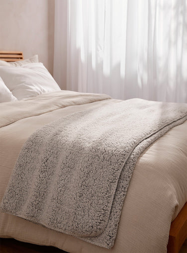 Sherpa plush blanket